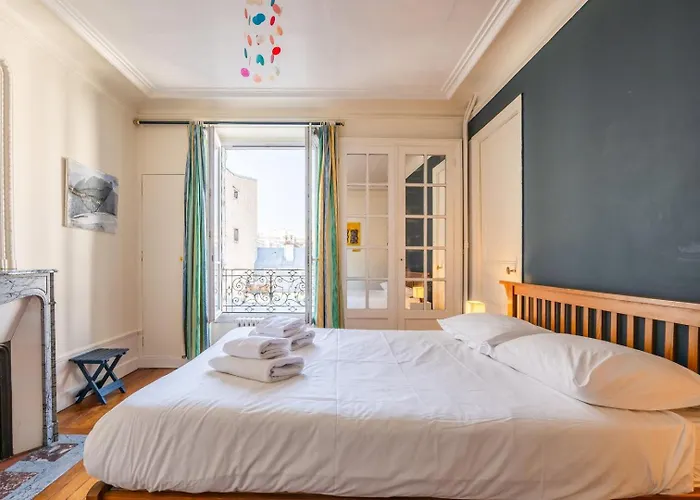 Floor Gem With Eiffel Tower View * 파리