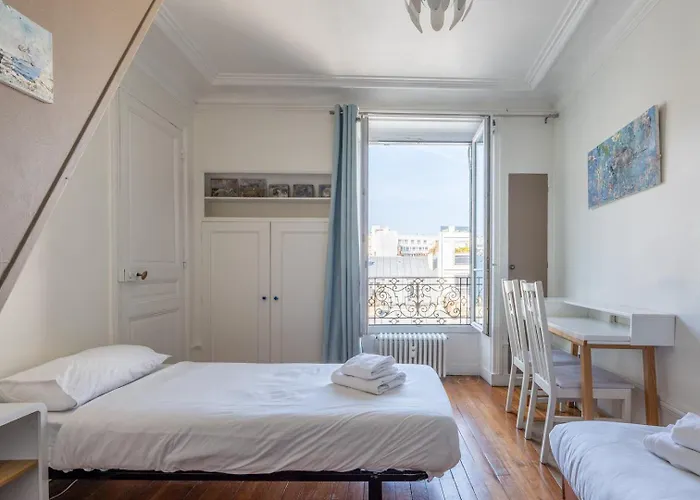 Floor Gem With Eiffel Tower View