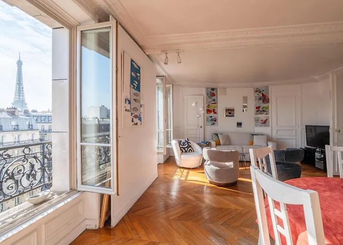 Floor Gem With Eiffel Tower View Париж