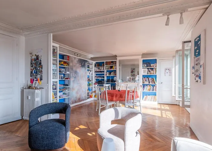 Floor Gem With Eiffel Tower View *