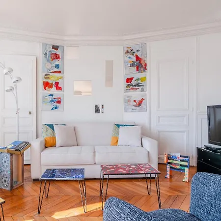 Floor Gem With Eiffel Tower View *