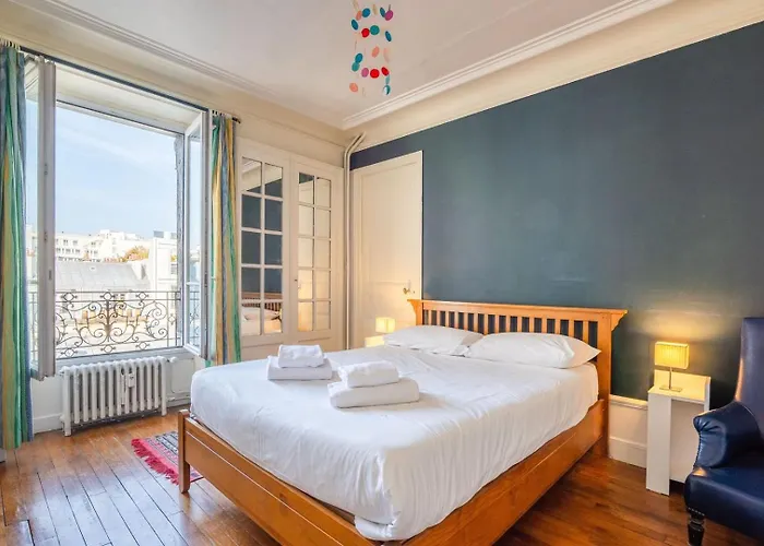 Floor Gem With Eiffel Tower View Daire