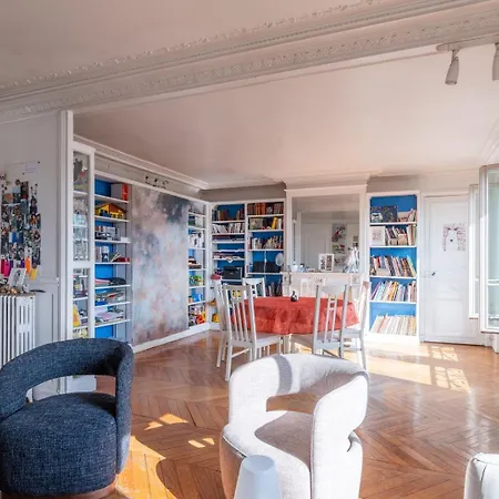 Floor Gem With Eiffel Tower View *