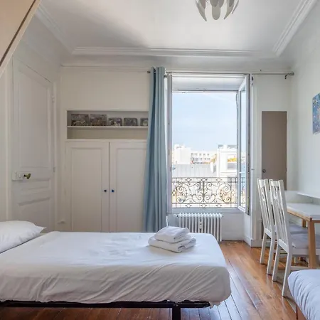 Floor Gem With Eiffel Tower View