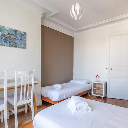 Floor Gem With Eiffel Tower View Appartamento *